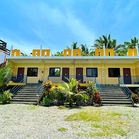 Lotus Sun & Waves Beach Resort Baler Buitenkant foto