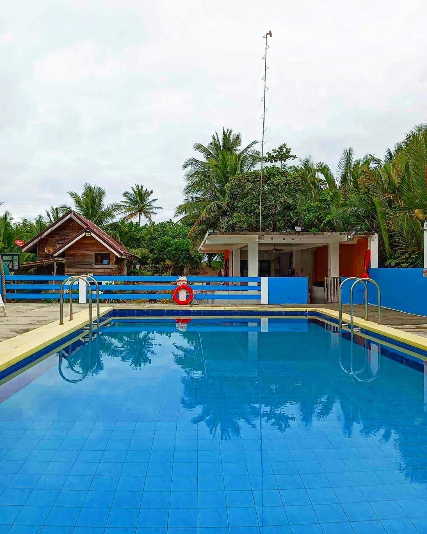 Lotus Sun & Waves Beach Resort Baler Buitenkant foto