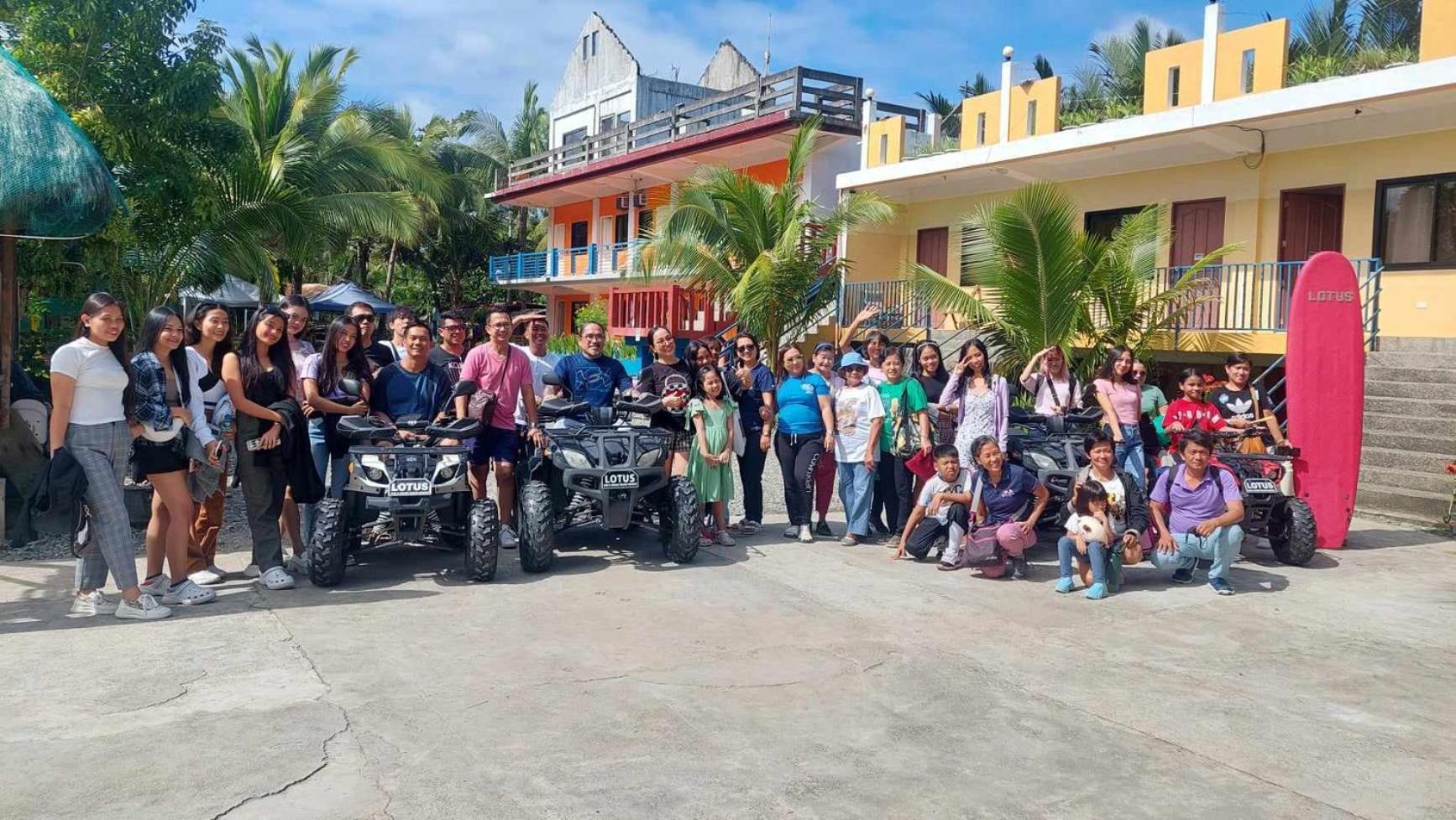 Lotus Sun & Waves Beach Resort Baler Buitenkant foto