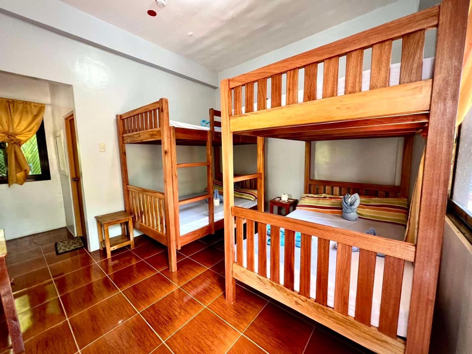 Lotus Sun & Waves Beach Resort Baler Kamer foto