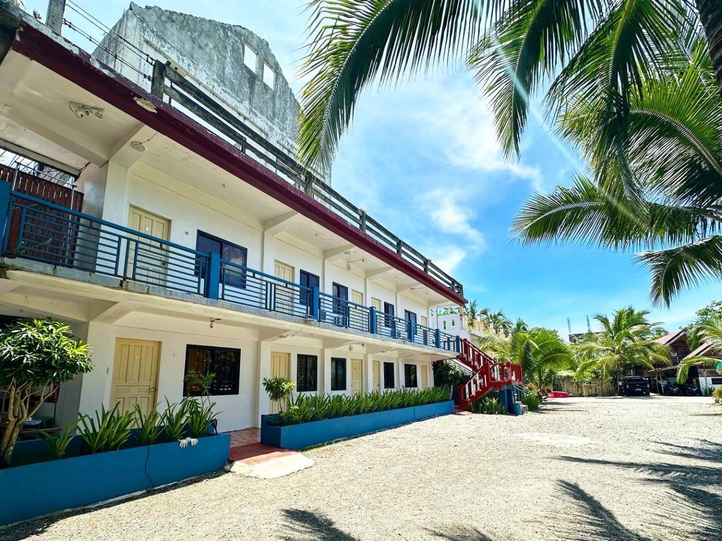 Lotus Sun & Waves Beach Resort Baler Buitenkant foto