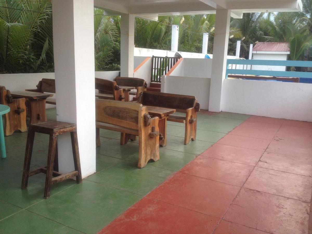 Lotus Sun & Waves Beach Resort Baler Buitenkant foto